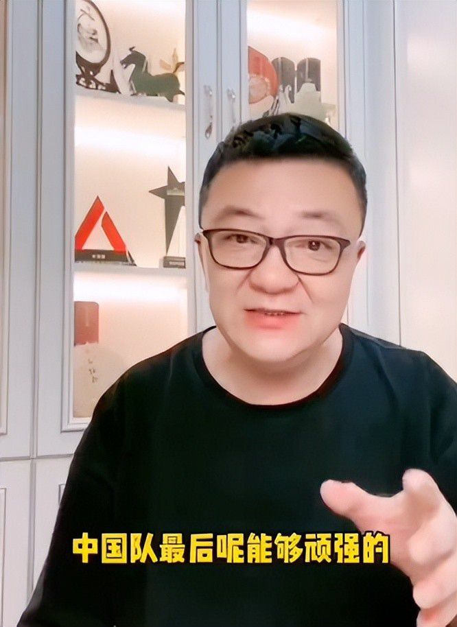 这是一个魔幻与现实交织的故事。